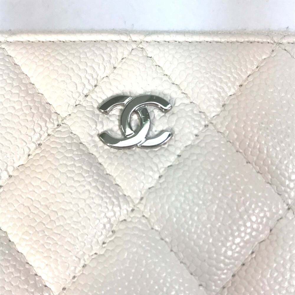 CHANEL White Wallet - Picture 5 of 16